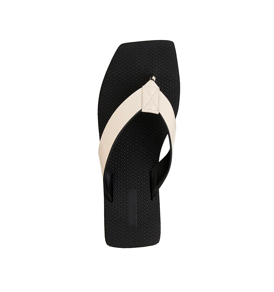 Alias Mae Maggie - Bone