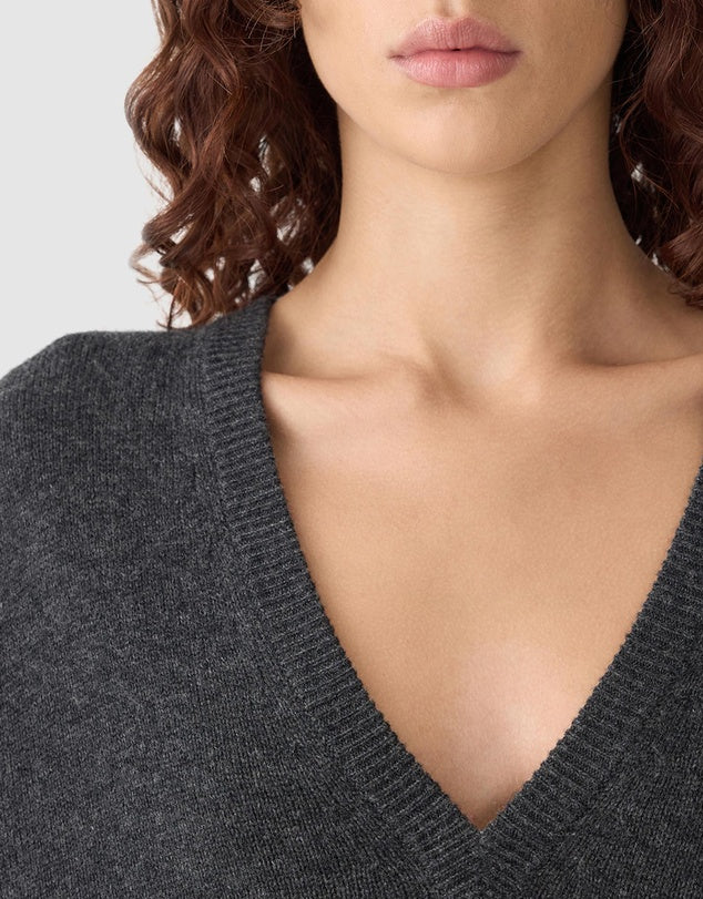 Bassike – Low V‑Neck Slouch Knit Jumper in Dark Charcoal