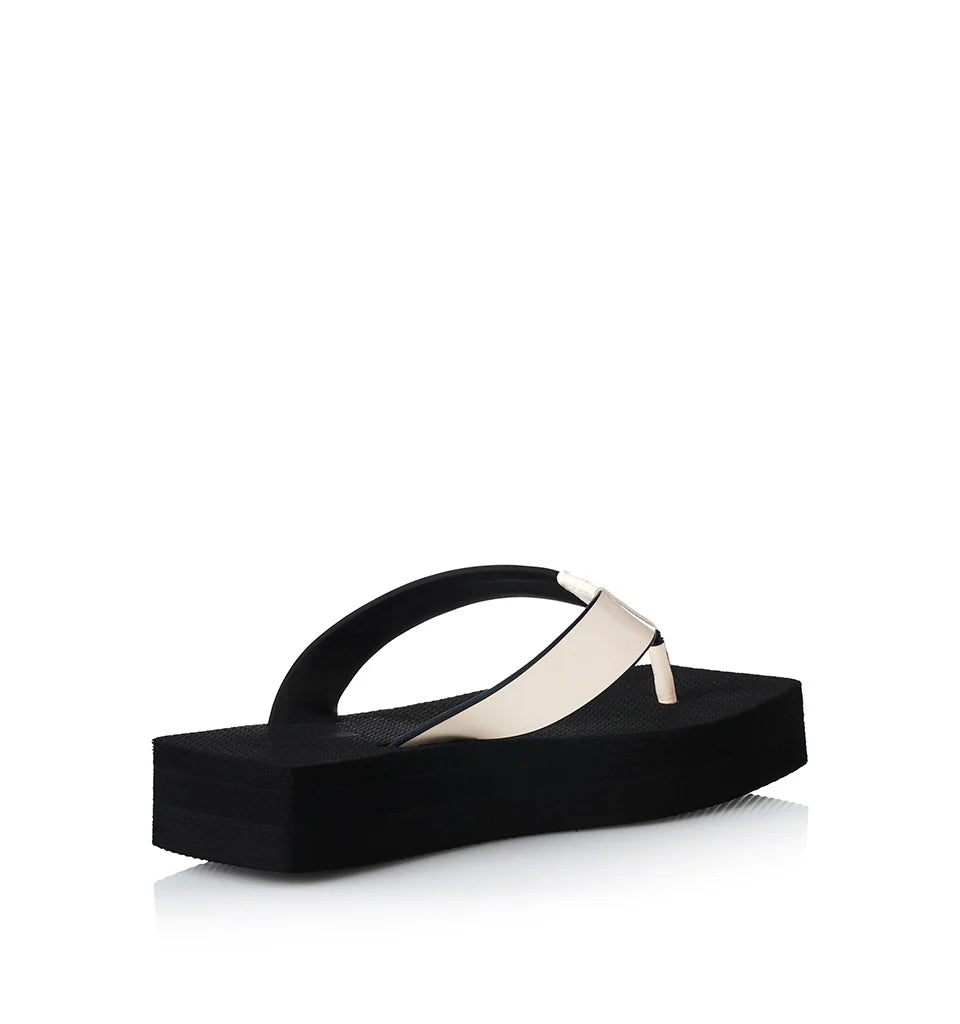 Alias Mae Maggie - Bone