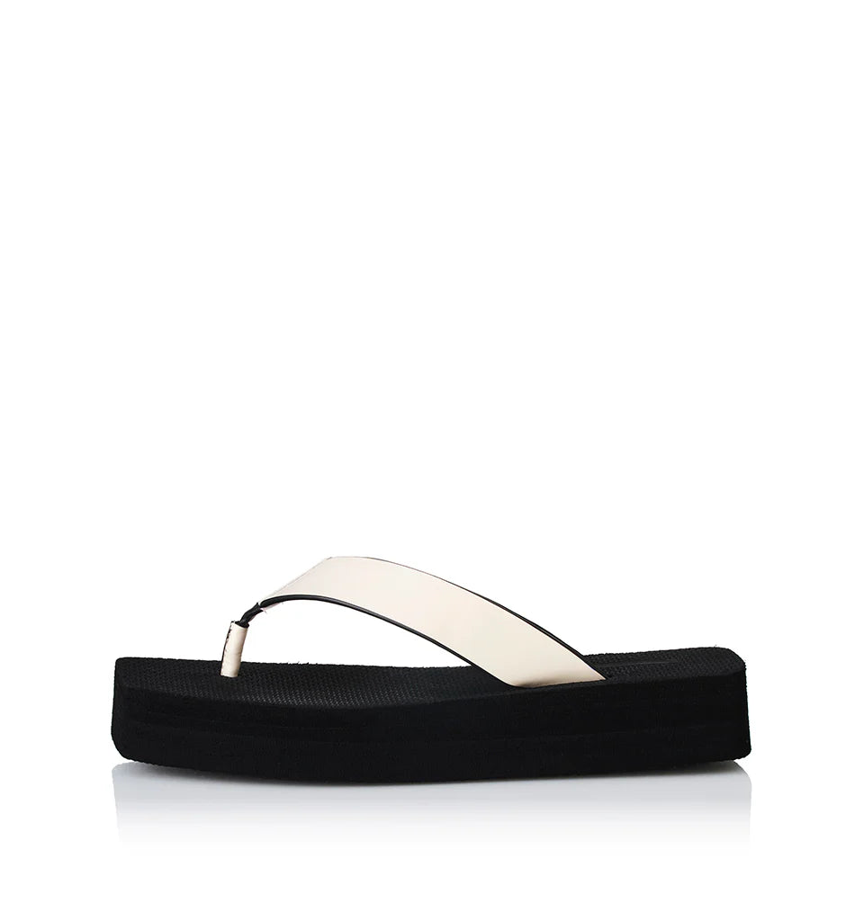 Alias Mae Maggie - Bone